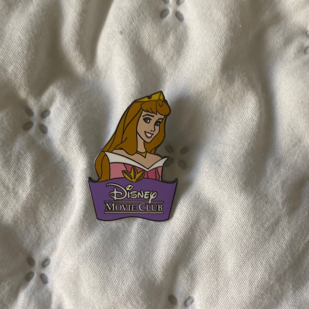 Aurora Disney movie club trading pin